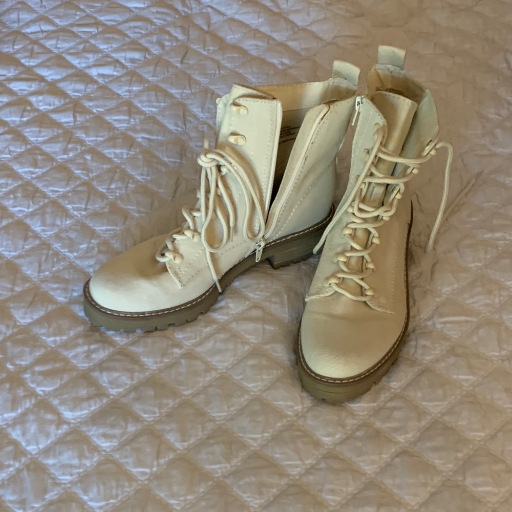 Cream Lace-Up Ankle Boots size 10
